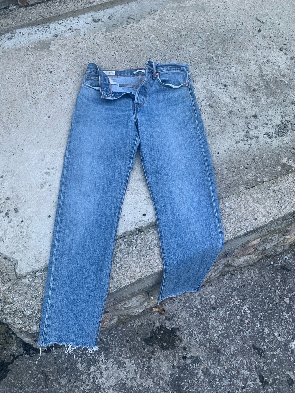 Levi's Wedgie Straight Leg Raw Hem Blue Denim Jeans Size 27